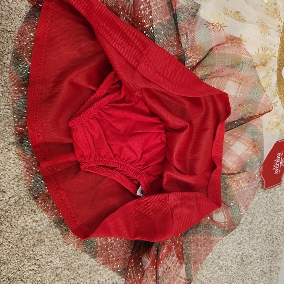 New with tags! Bundle of 2 Baby Girls Holiday Skirts size 0-3M - Picture 2 of 7